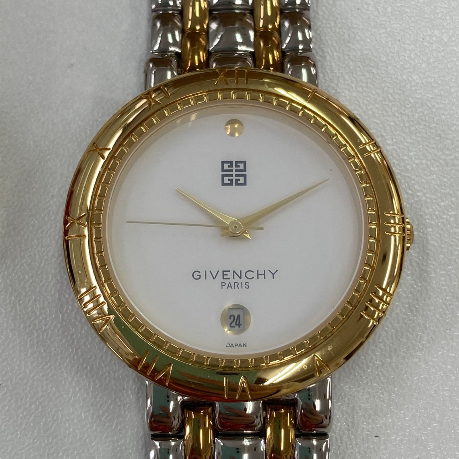ブラックフライデー】【クリスマス】【値下げ】【美品】GIVENCHY 