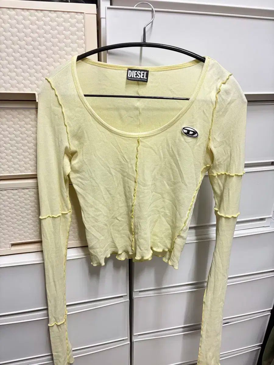 DIESEL クロップドTシャツ