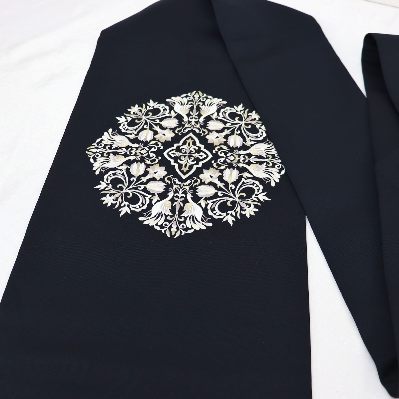 a 1203 .｡. 三日月とうさぎ.｡. SHOPフォローで きクーポン有り くるり 刺繍の華紋 9寸名古屋帯