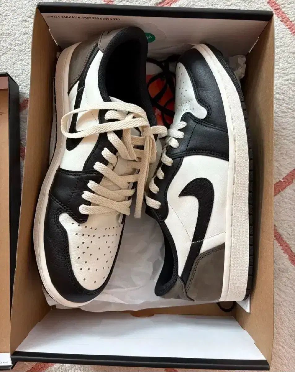 285 ジョーダン1レトロ OG モカロー