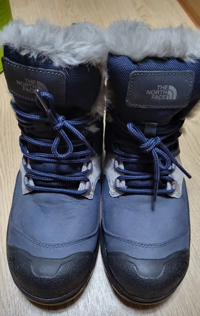 ザノースフェイス ファーブーツ ネイビー250