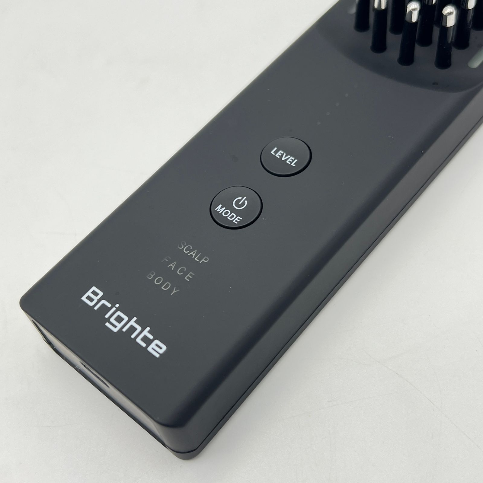 今日発送！最終値下げ！美品　Brighte 美顔器 ブラック 2025年6月16日発売！ミッキーデザインの限定美顔器「ELEKI BRUSH＋