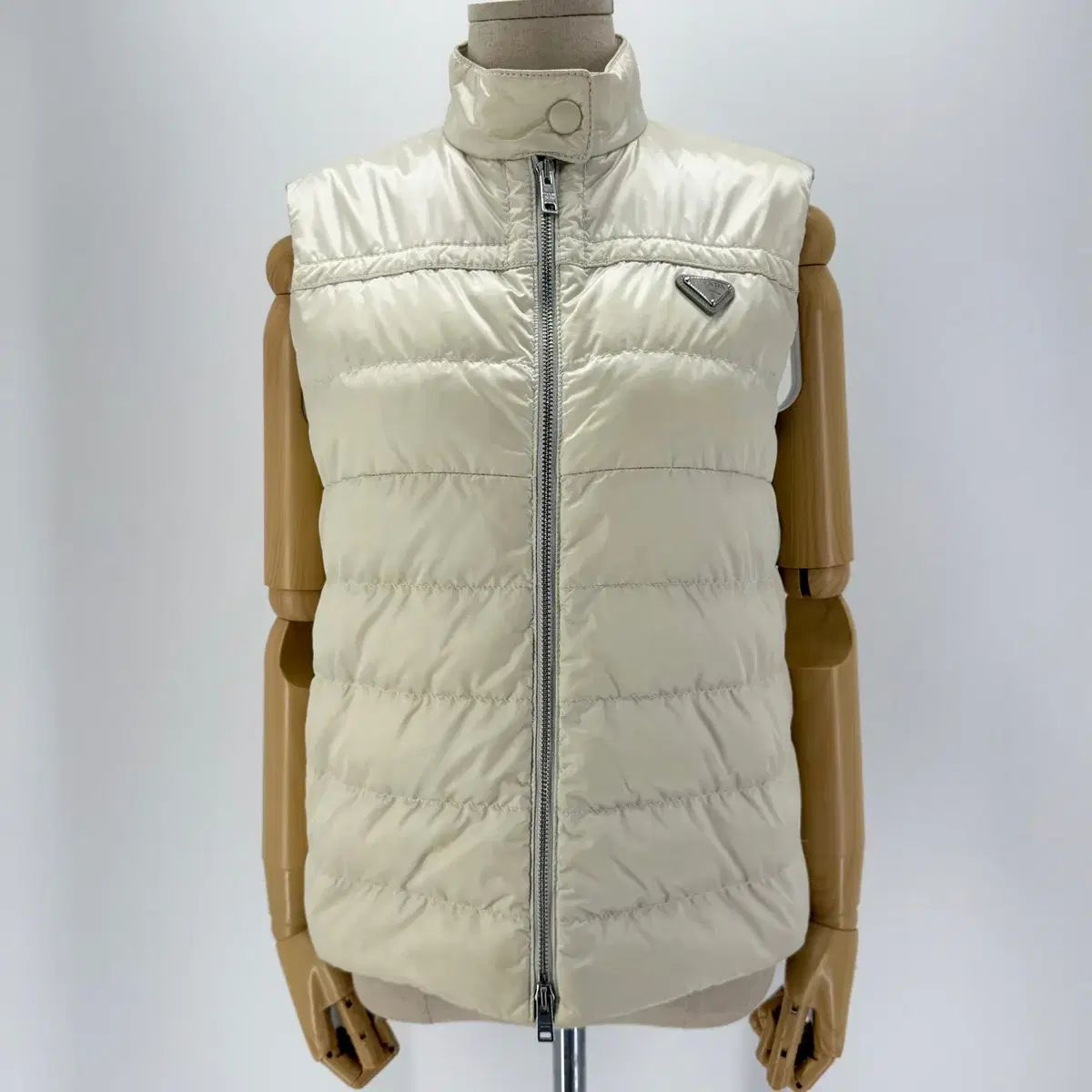 百貨店 PRADA プラダ レディース 軽量 ベスト ダウンベスト
