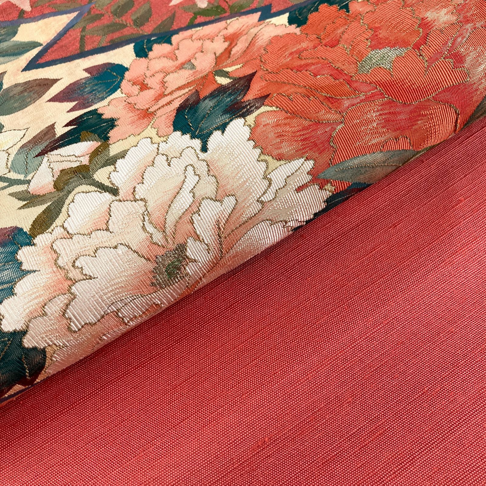 たんす屋 リユース帯 帯 袋帯 濃珊瑚 ピンク カジュアル セミフォマール 綴れ織 松皮菱 牡丹 百合 絹 六通 未洗い MS 6424