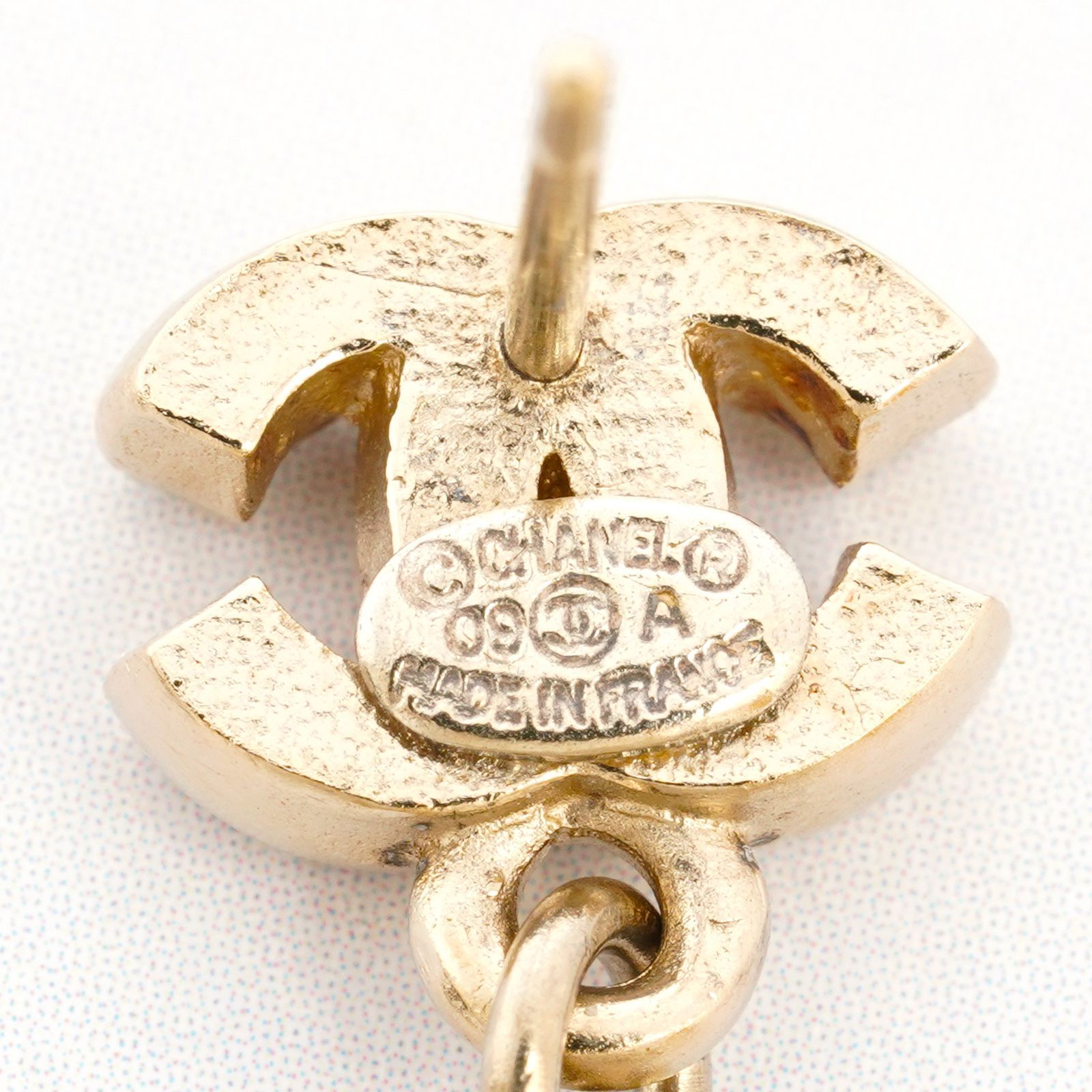  CHANEL 2009 トリプル ココマーク ピアス 09 A ピアス(両耳用) アクセサリー