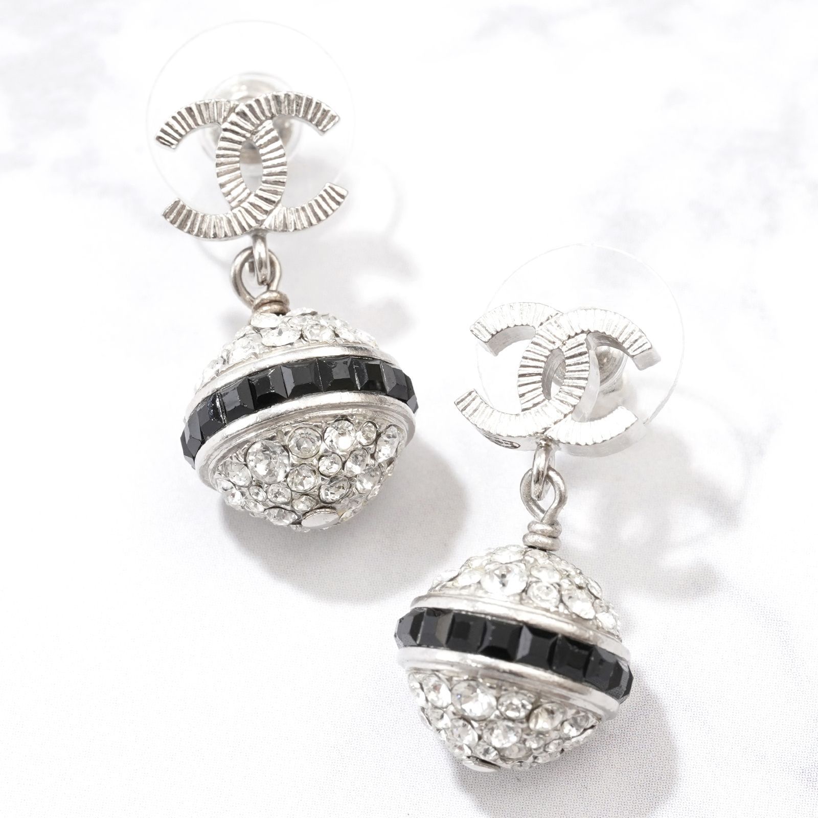 CHANEL ココマーク ラインストーン シルバー ピアス