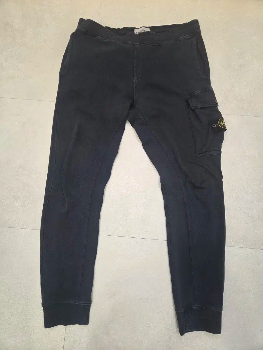 STONE ISLAND ストーンアイランド トレーナー カーゴパンツ