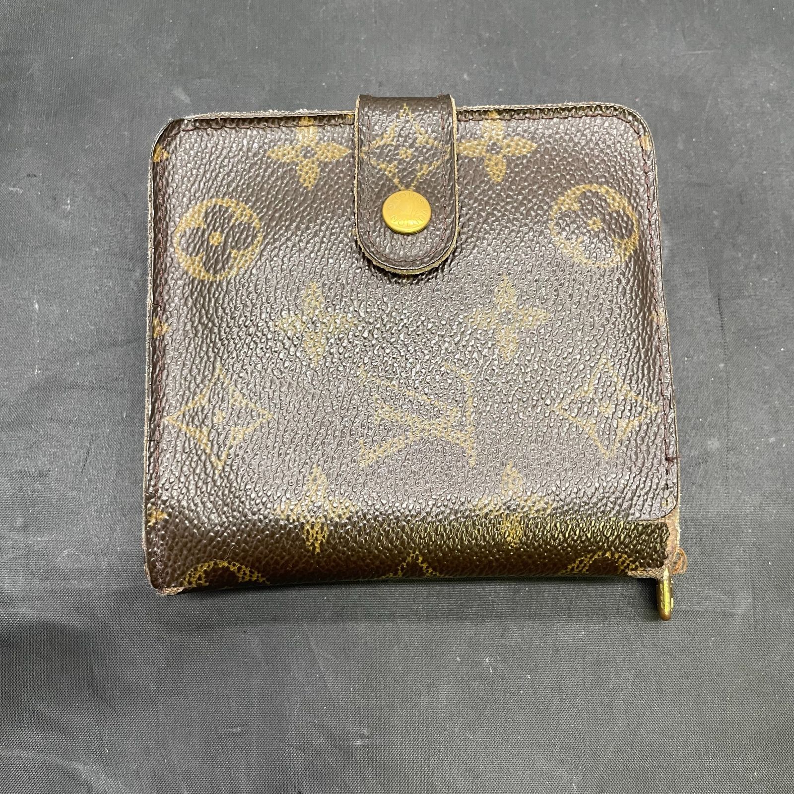 ルイヴィトン モノグラム コンパクトジップ B25111200