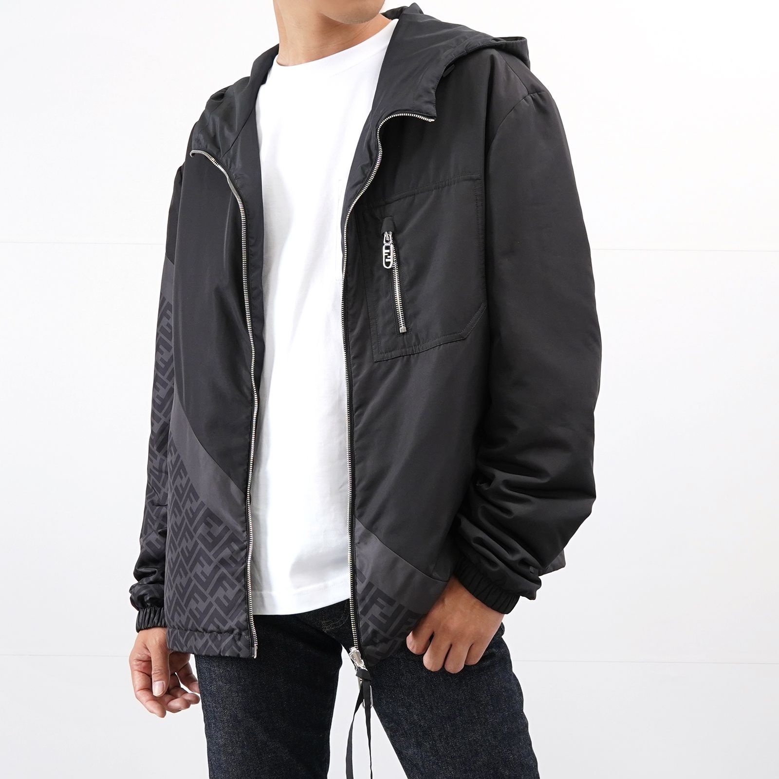 FENDI リバーシブル　ライトダウン FENDI リバーシブル ライトダウン