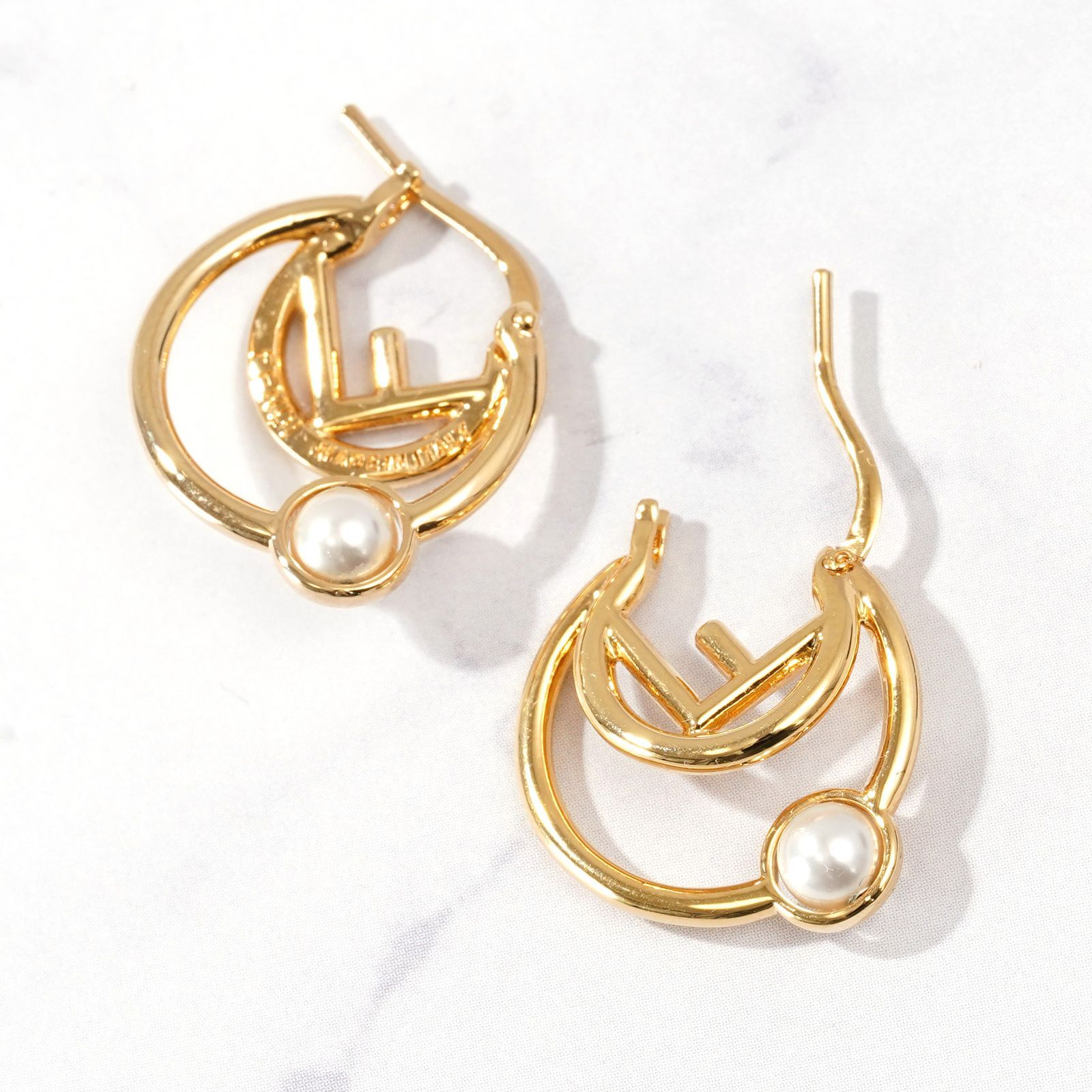 FENDI ピアス F IS FENDI ゴールド パール 8AK237 - メルカリ