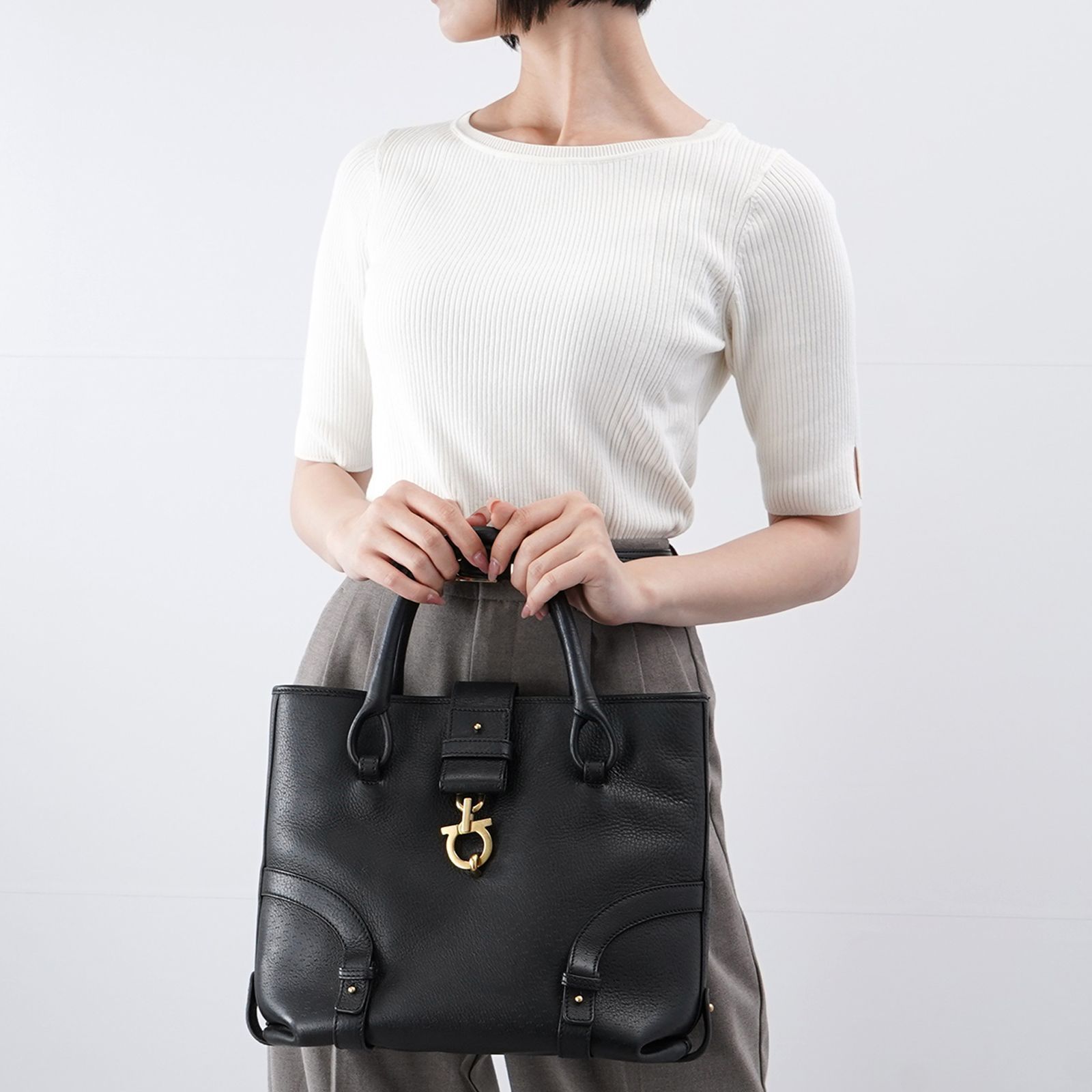 FERRAGAMO フェラガモ ガンチーニ トートバッグ レザー ブラック