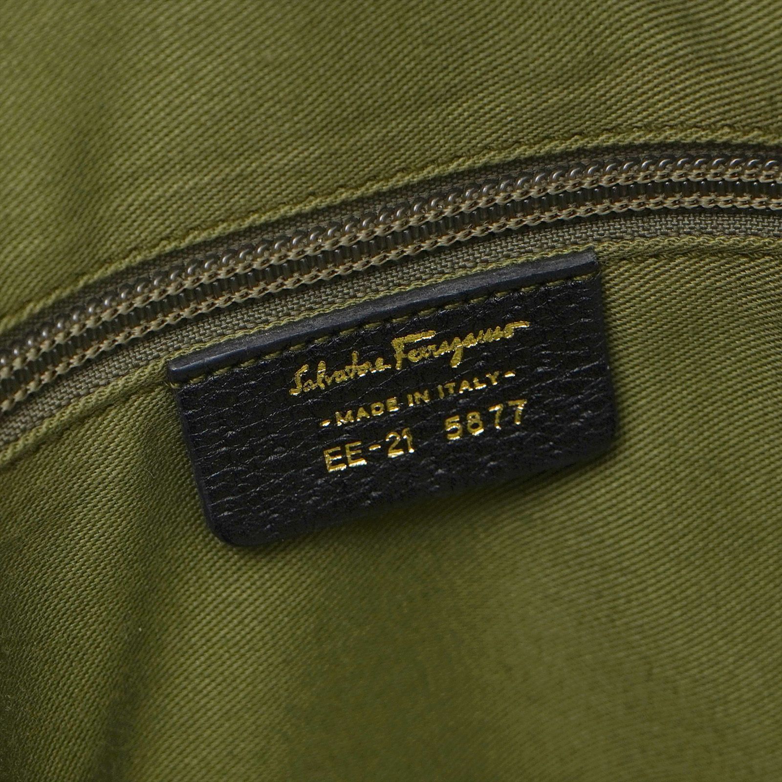 レザー ブラック