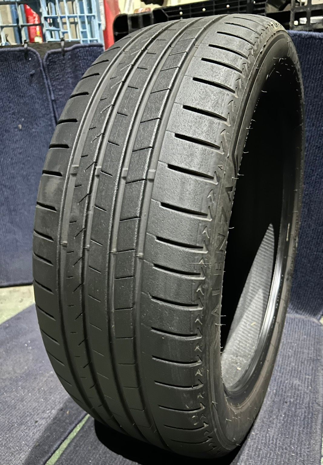 製造 溝8分山 ALENZA 001 １本 235 45Ｒ20 ASP 3350