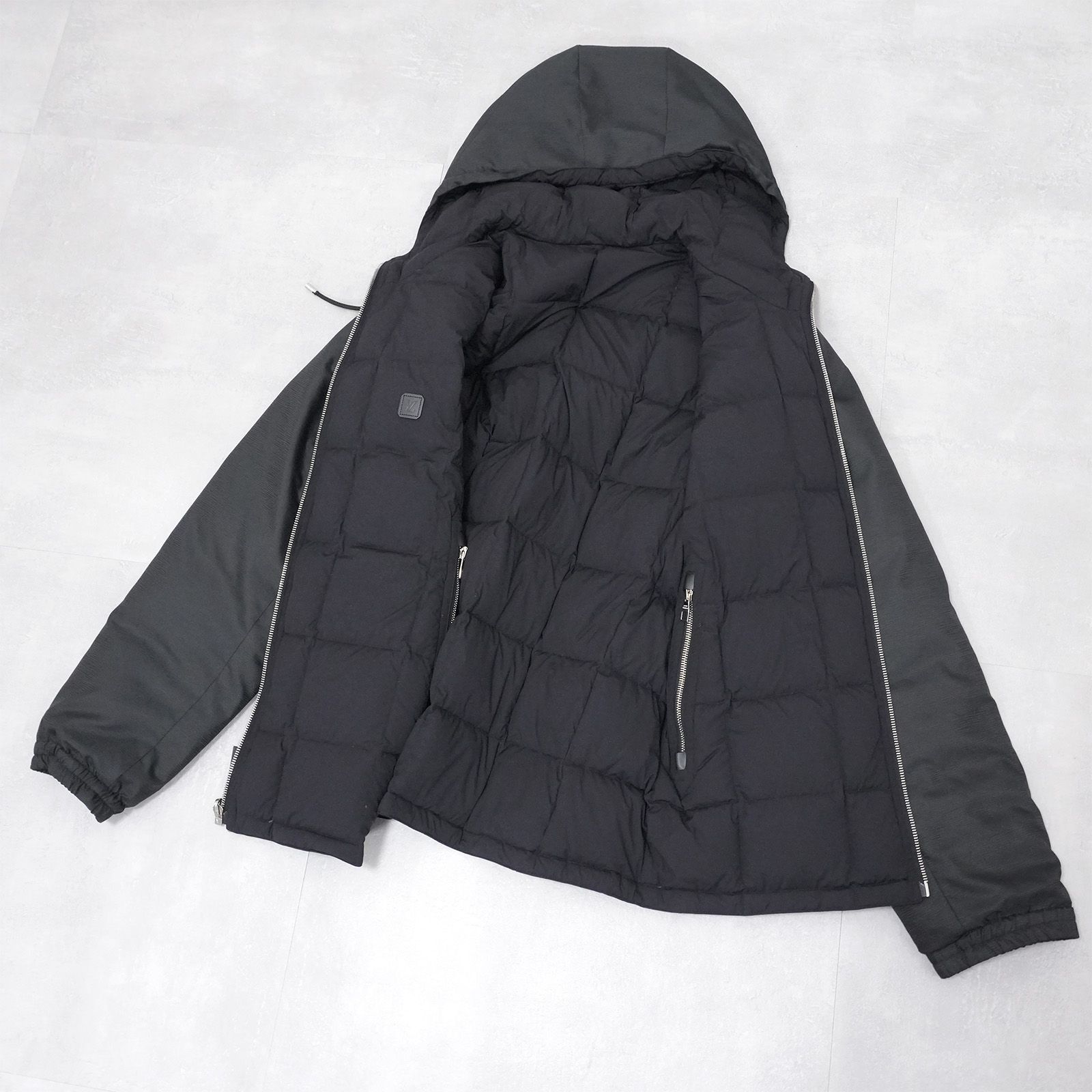 新品同様＋】Louis Vuitton LV リバーシブル ダウンジャケット - メルカリ