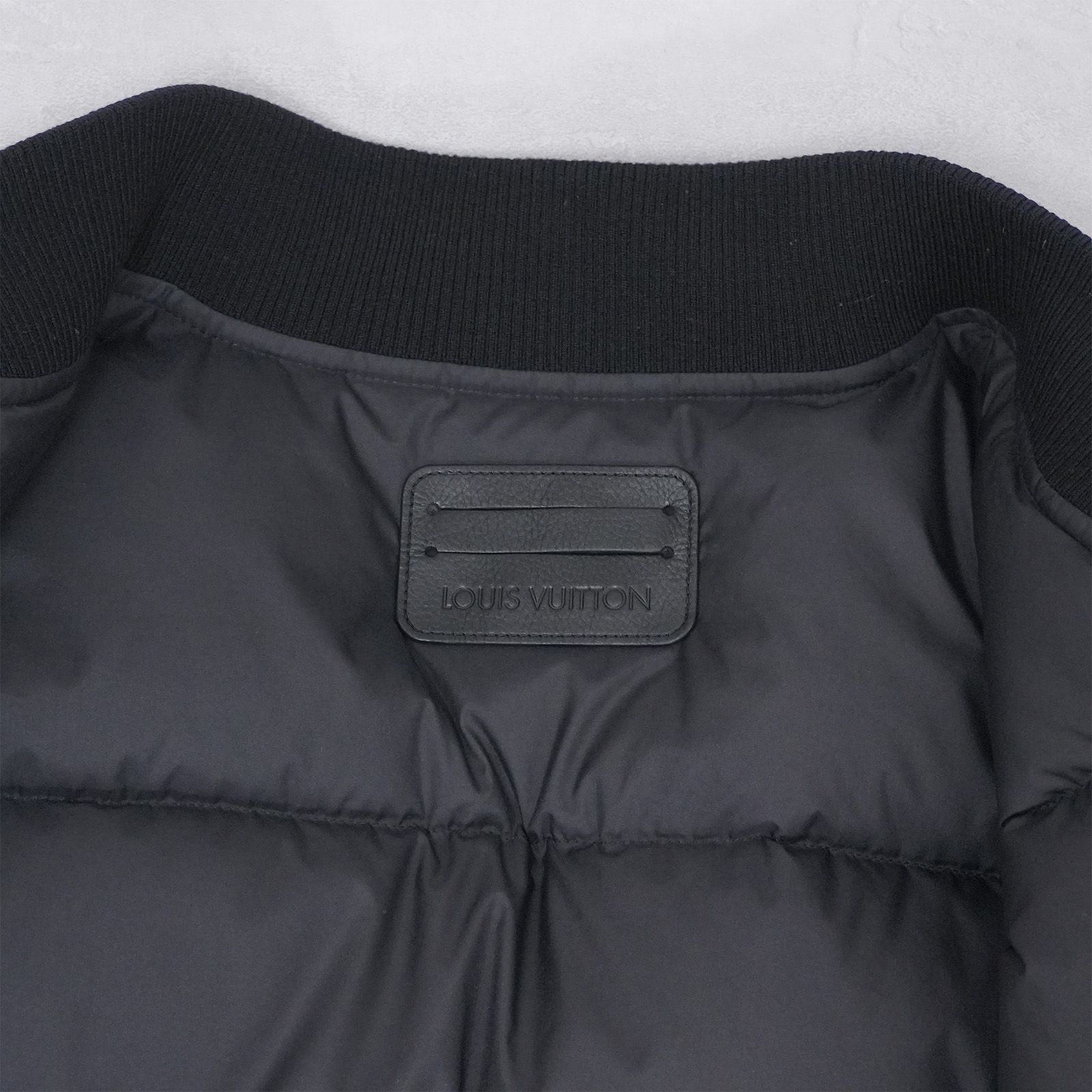 リバーシブル ダウンジャケット