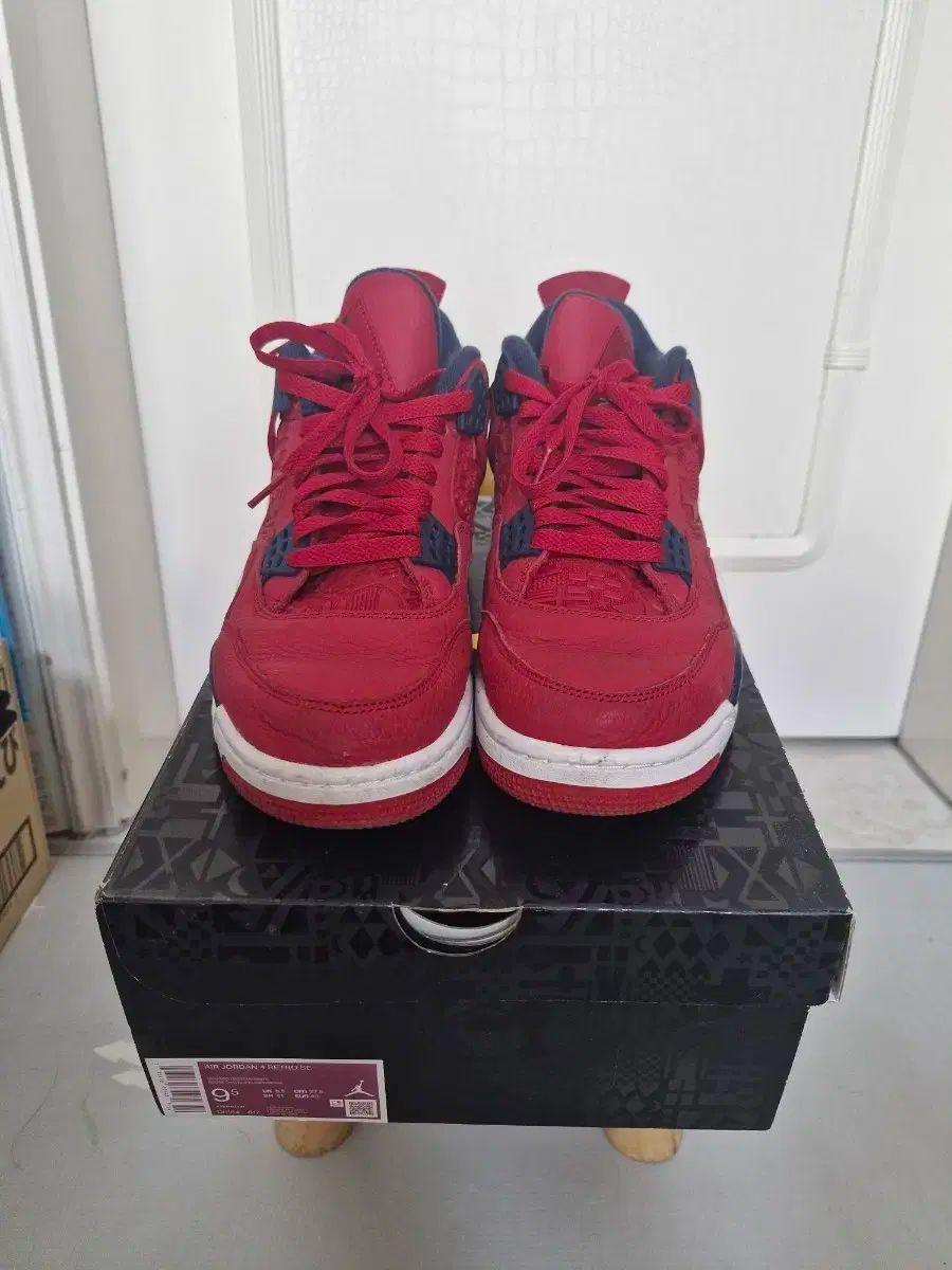 Jordan 4 Retro Fiba 2019 275