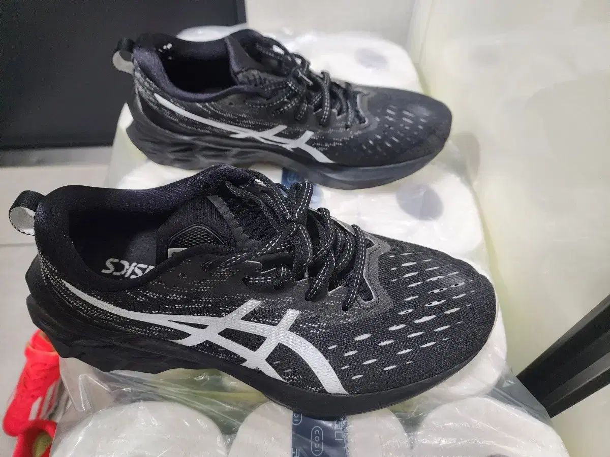  アシックス ノヴァブラスト 265 その他 靴
