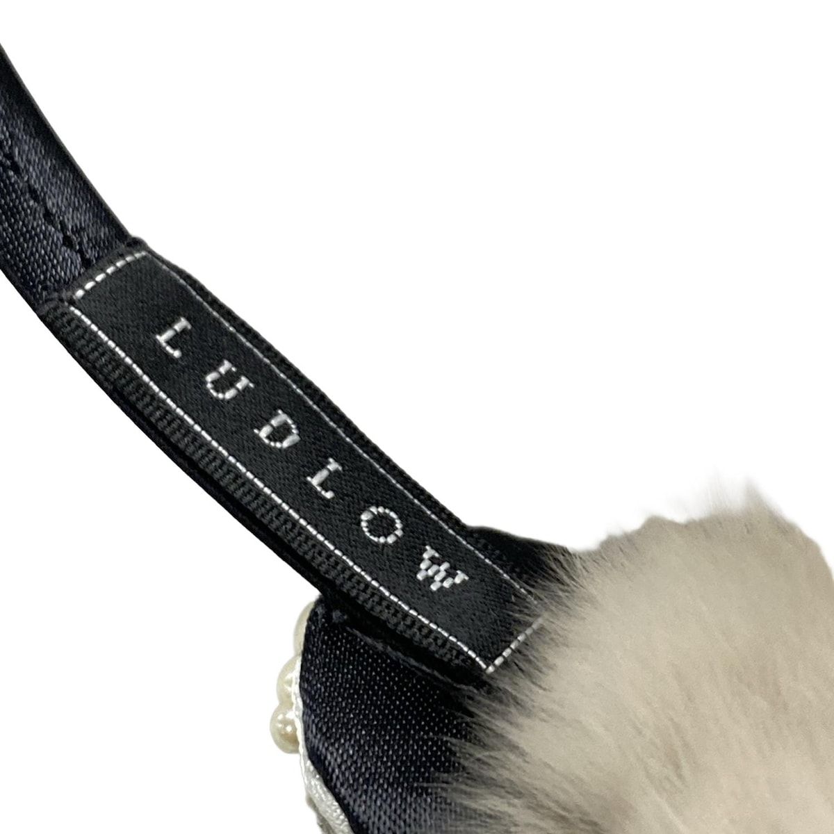 ビジュー ファー