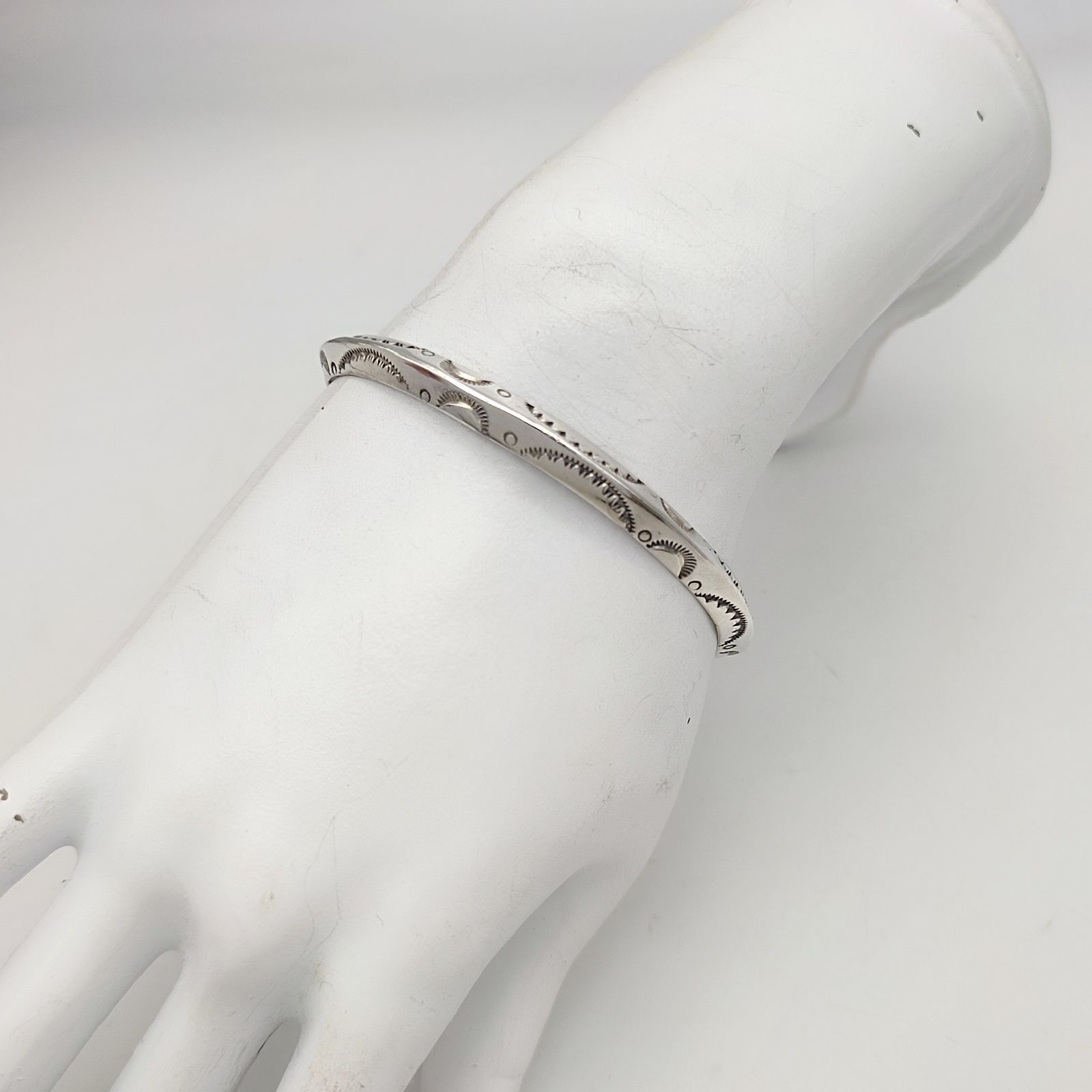 インディアンジュエリーベアクローバック インディアンジュエリー ベアクローペンダント