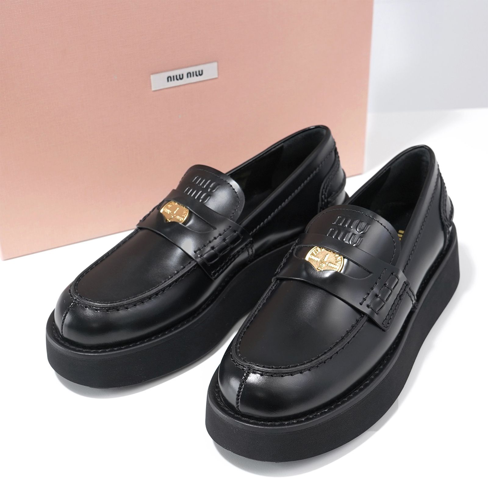 MiuMiu ブラッシュドレザー ローファー 5 D 175 E
