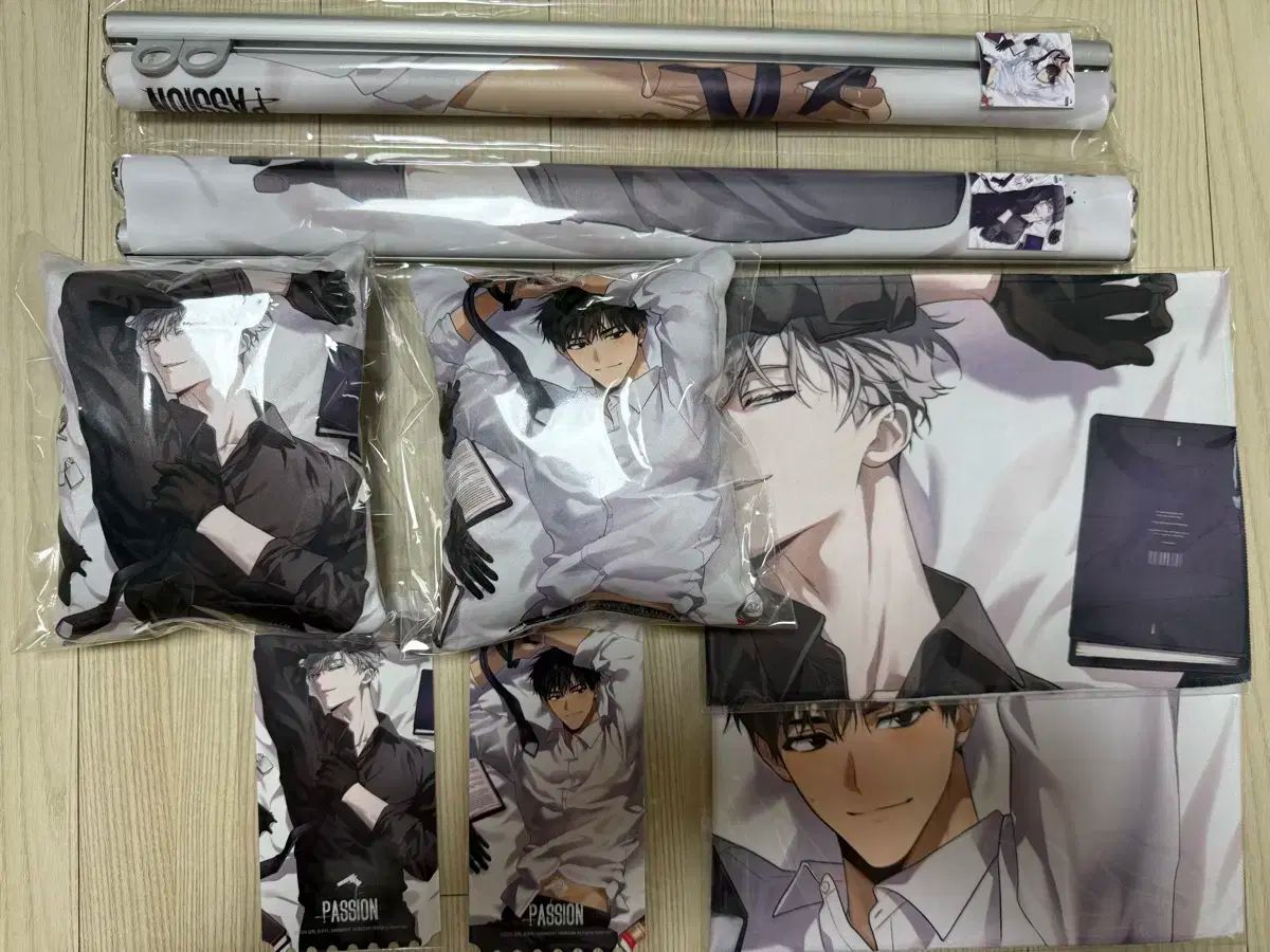 ファッション グッズ タペストリー アクリルスタンド リストクッション など