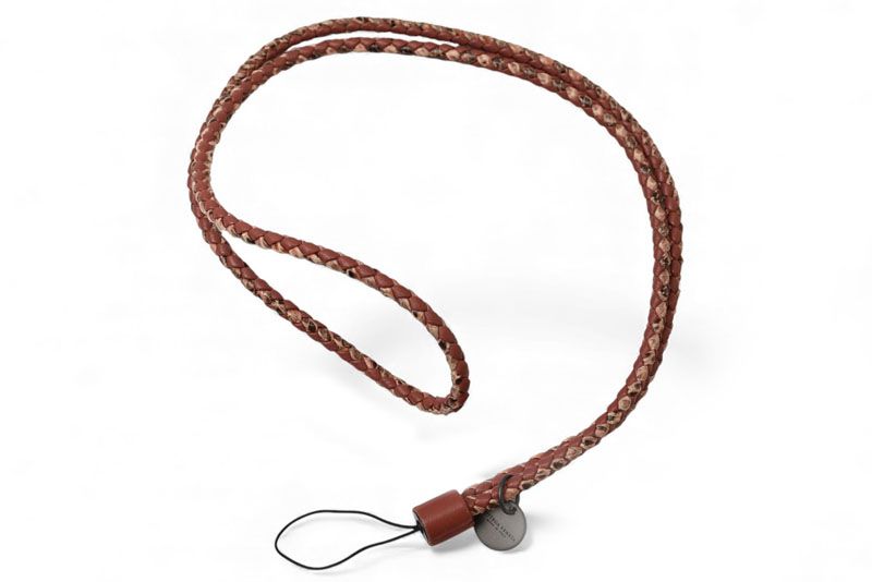 ボッテガヴェネタ ネックストラップ BOTTEGA VENETA ナッパ アイヤーズスネーク ダークピンク