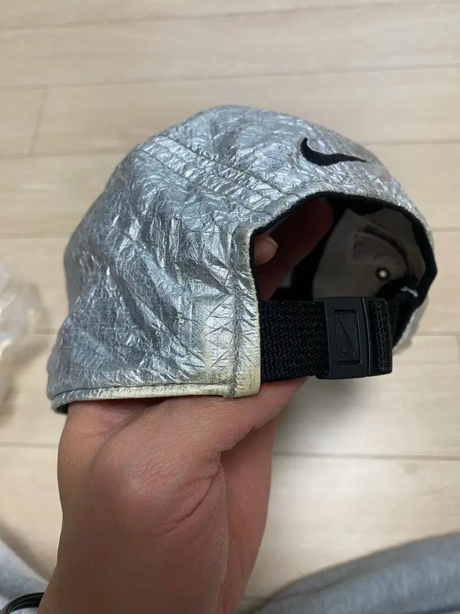 ナイキ AW84 マース ランディング メタリック シルバー キャップ キャンプキャップ NIKE