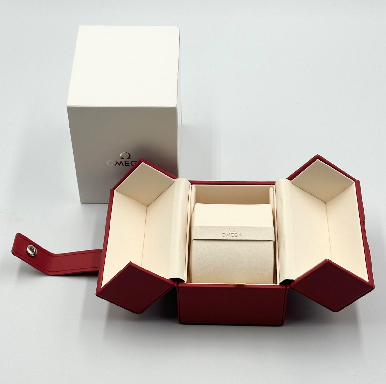 未使用に近い✨️】OMEGA オメガ 純正 赤レザー 腕時計 空箱 - メルカリ