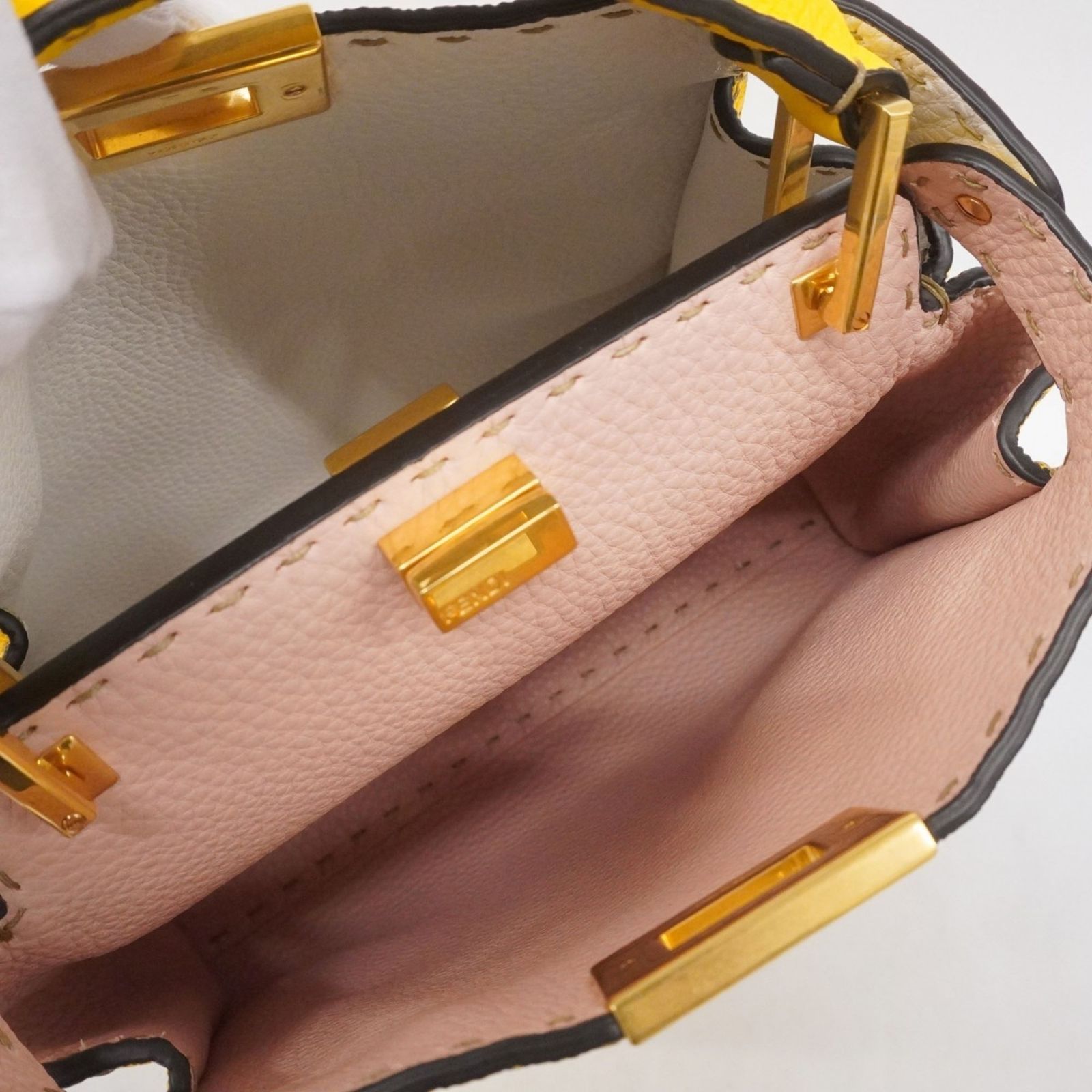 FENDI 2WAYバッグ マイクロ ピーカブー ハンドバッグ イエロー 24SS【FENDI】ピーカブー ハンドルカバー プチ イエローツイル (FENDI