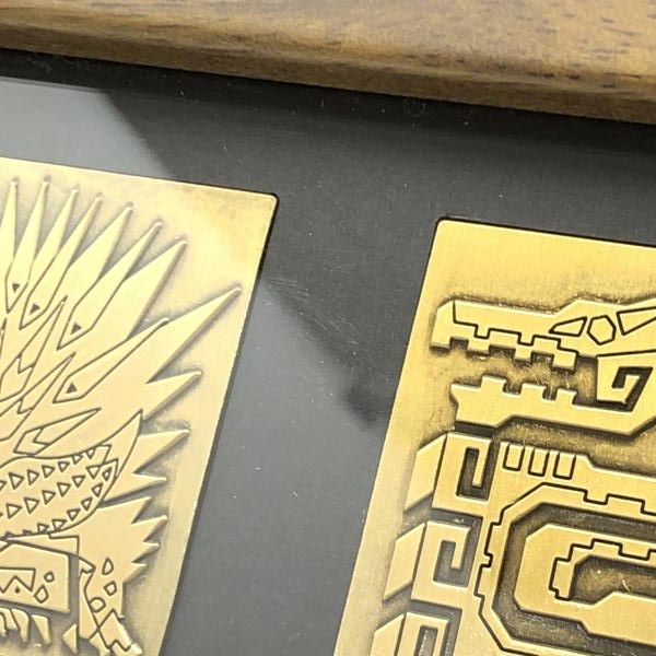 中古】紐欠品)額装ピンズセット(11種セット) モンスターハンター20周年