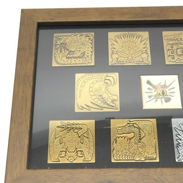 中古】紐欠品)額装ピンズセット(11種セット) モンスターハンター20周年