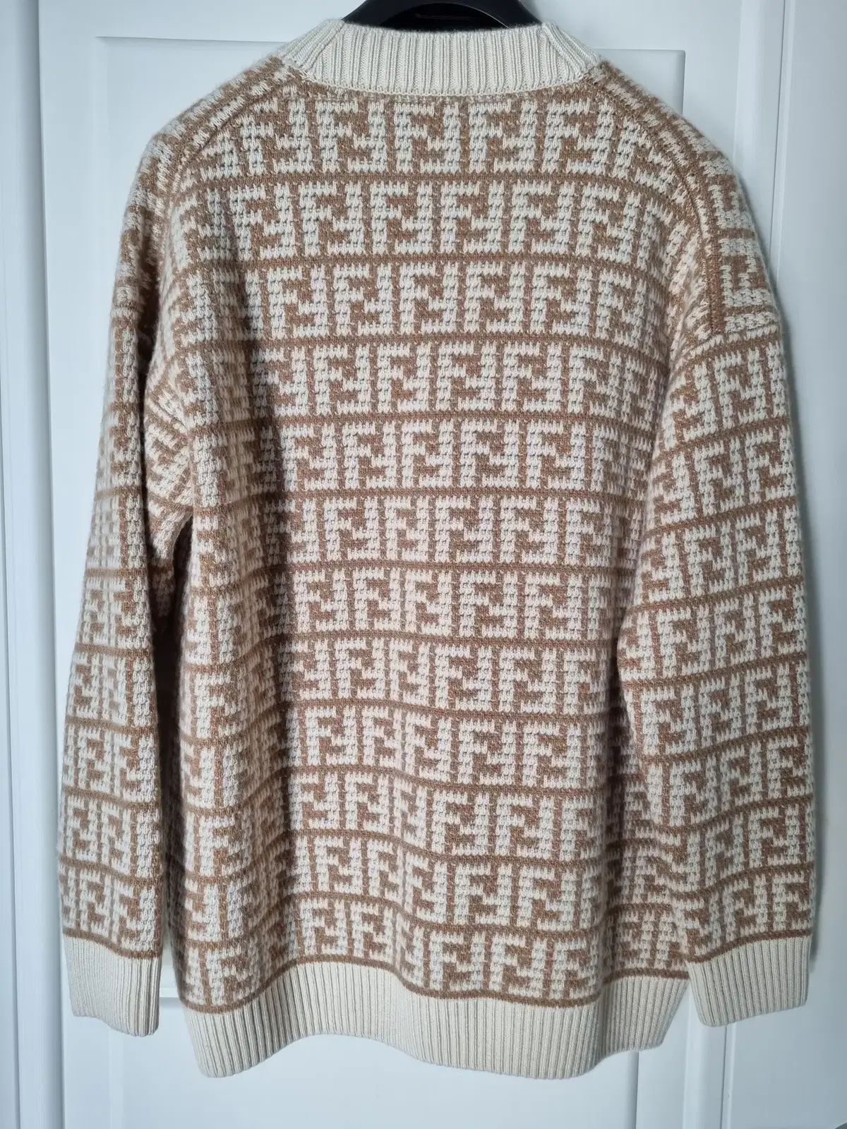 百貨店 FENDI フェンディ カシミア ffロゴ ニットカーディガン 36サイズ