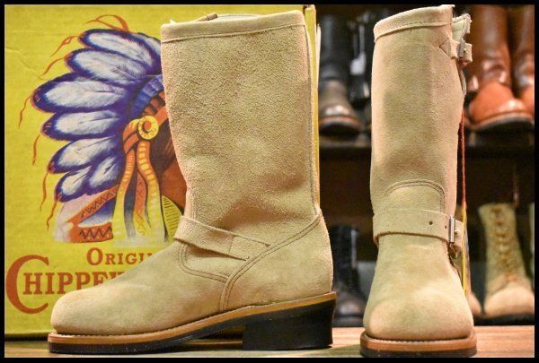 5.5M DEAD PT83 Cマーク 黒タグ Chippewa チペワ 90863L スエード エンジニア ベージュ ラフアウト ブーツ 8268 HOPESMORE FJ358