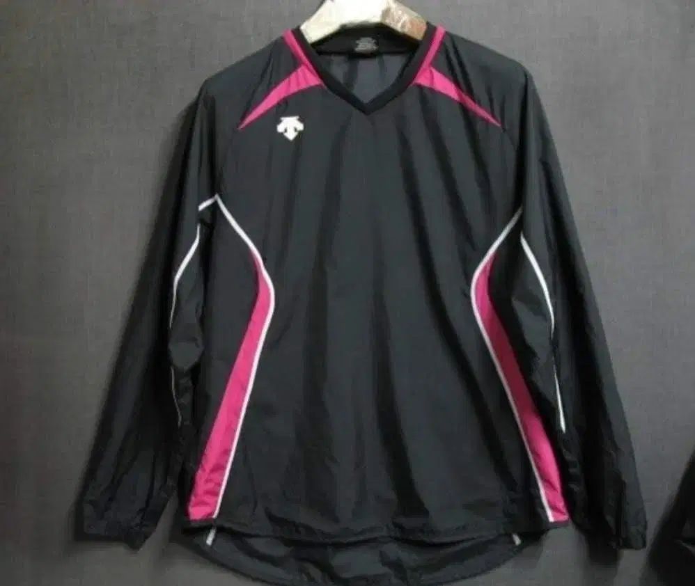 デサント ウィンドブレーカー ウィンアップ