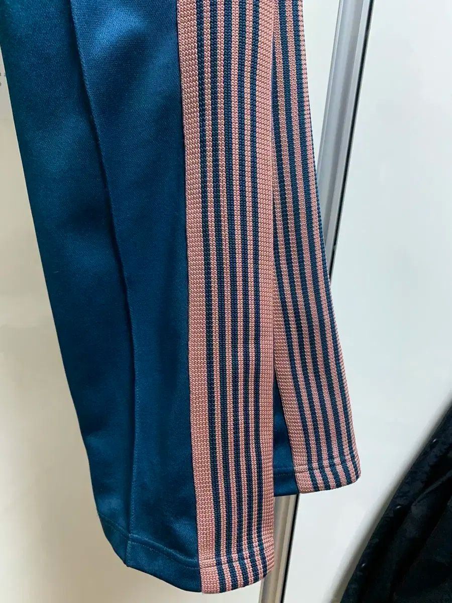 ティールグリーン