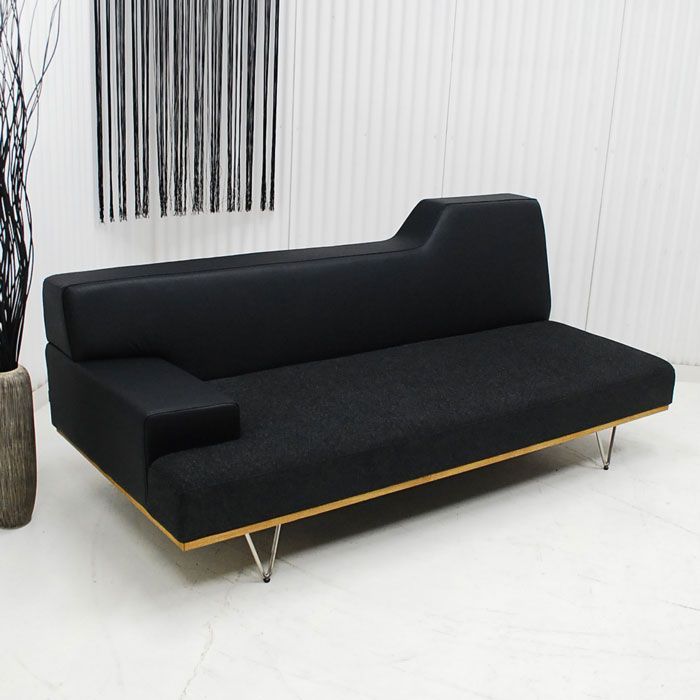 アウトレット 現品限り 一部 大 アシンメトリーデザイン スタイリッシュモダンソファー お洒落な空間を演出 リビング家具 251021 イット右肘3 p