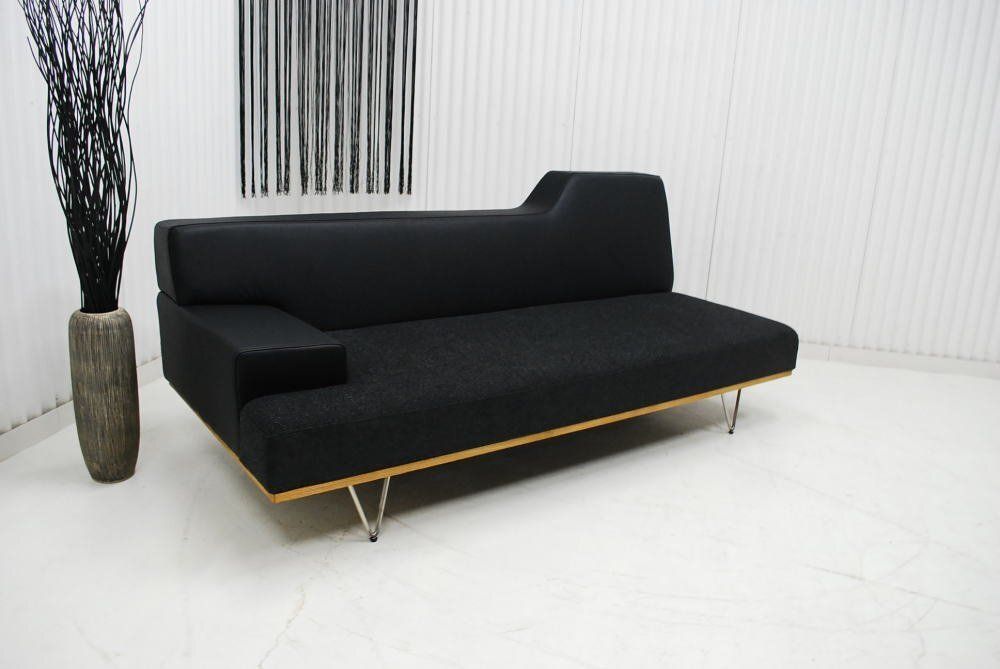 アシンメトリーデザイン スタイリッシュモダンソファー