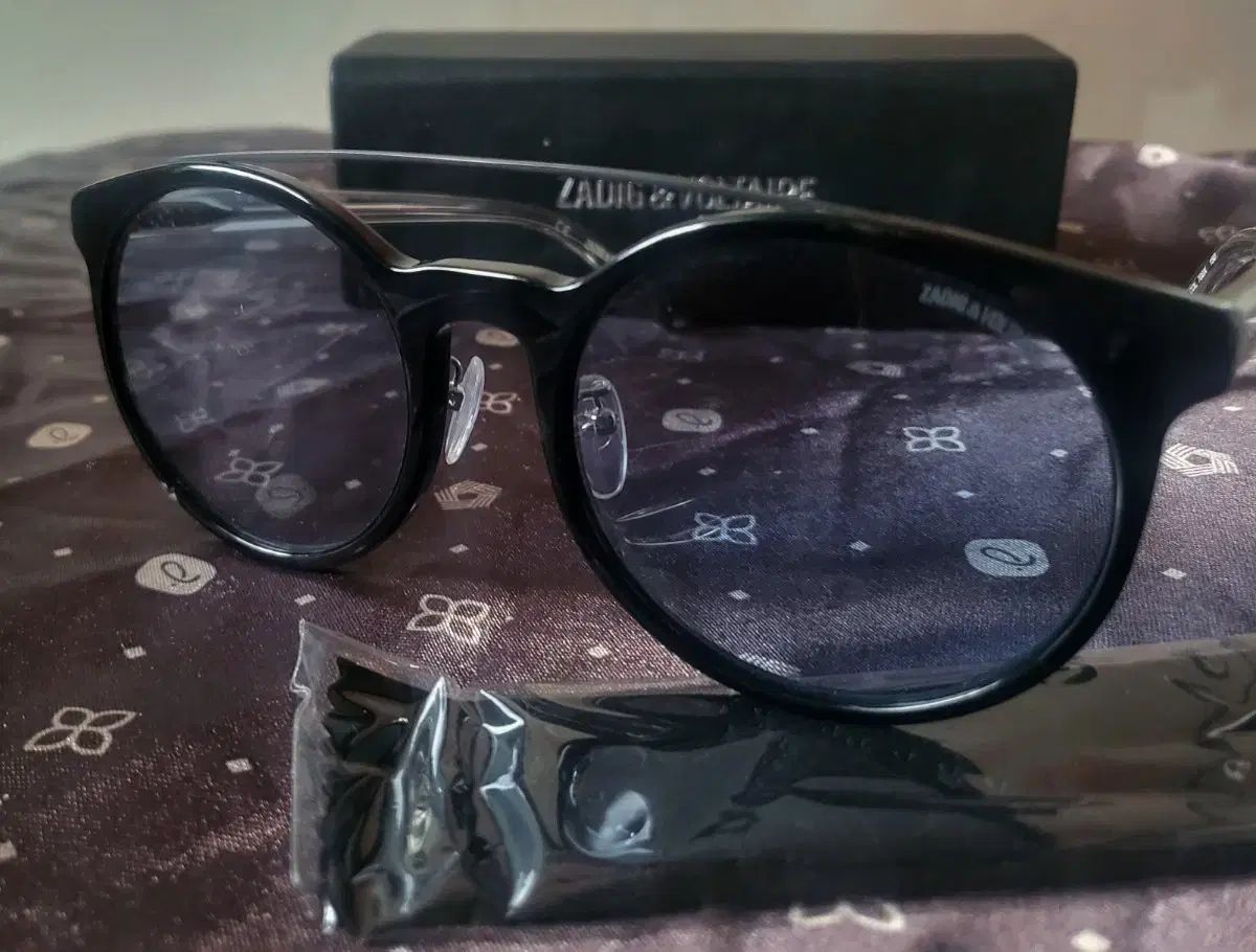 ZADIG-VOLTAIRE ザディグ エ ヴォルテール ブルー ティント レンズ サングラス