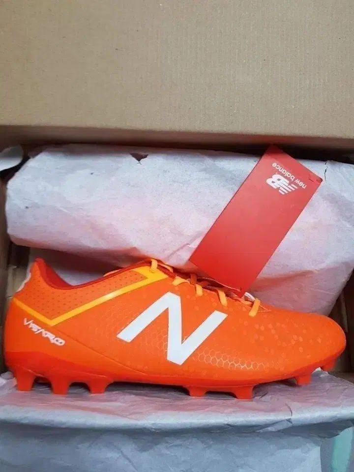 ニュー ンス サッカーシューズ