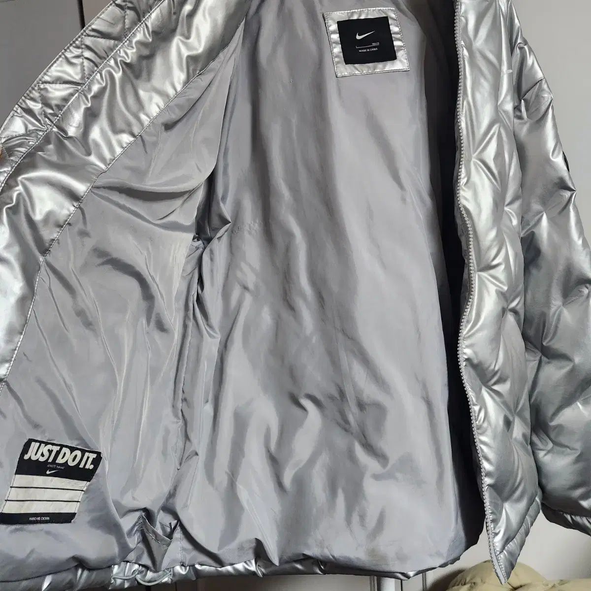 マットシルバー