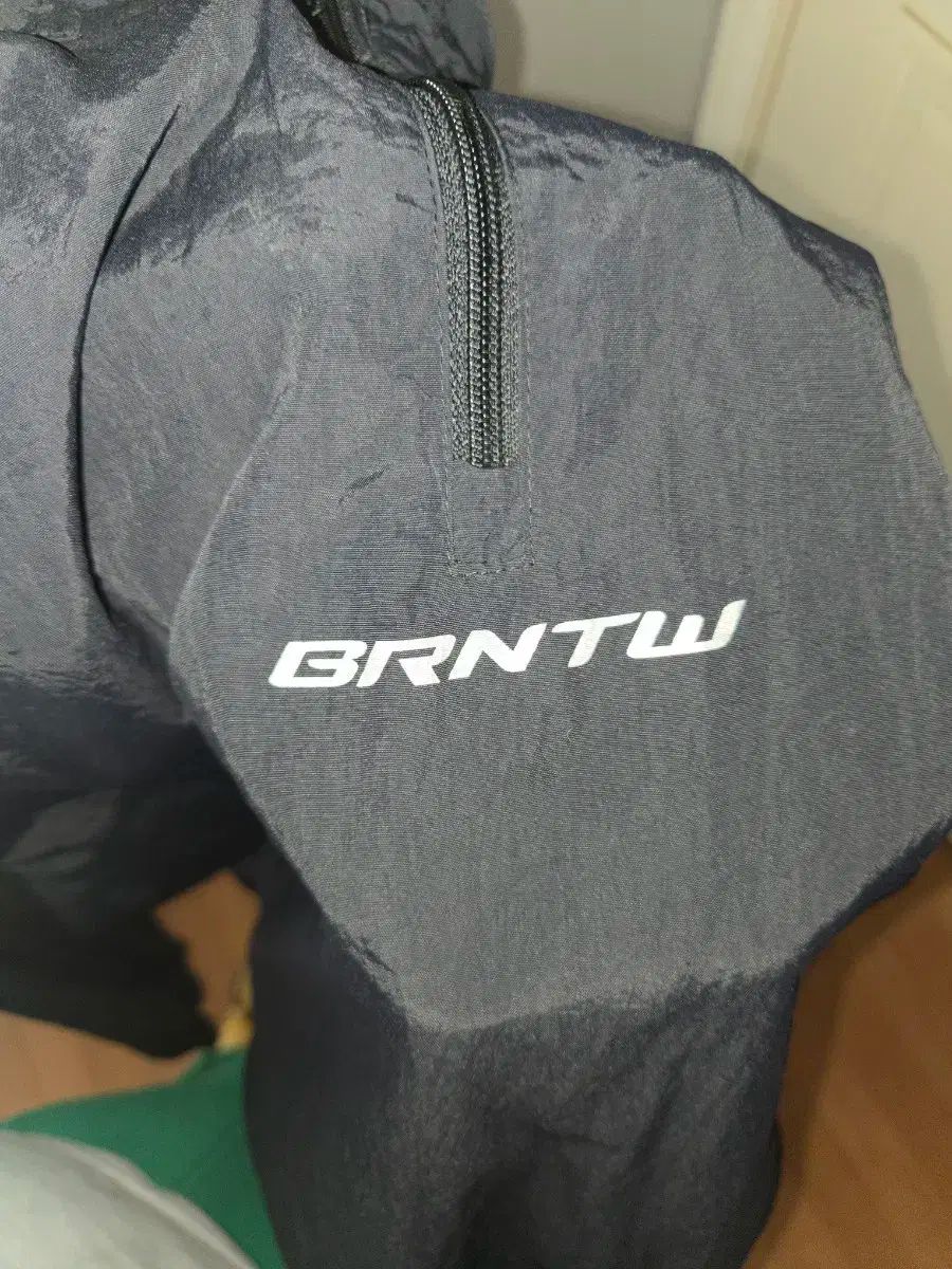  BORN TO WIN ビッグシンボル アノラック ヨガウェア ヨガ ピラティス