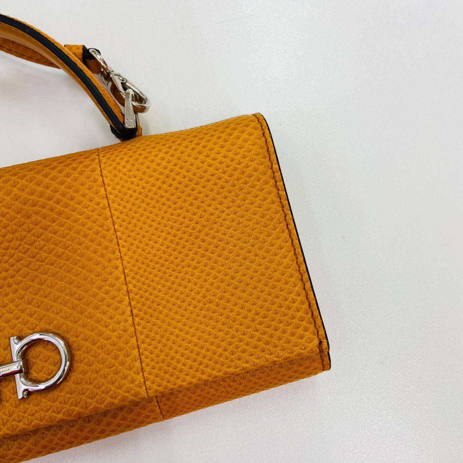 サルヴァトーレ フェラガモ