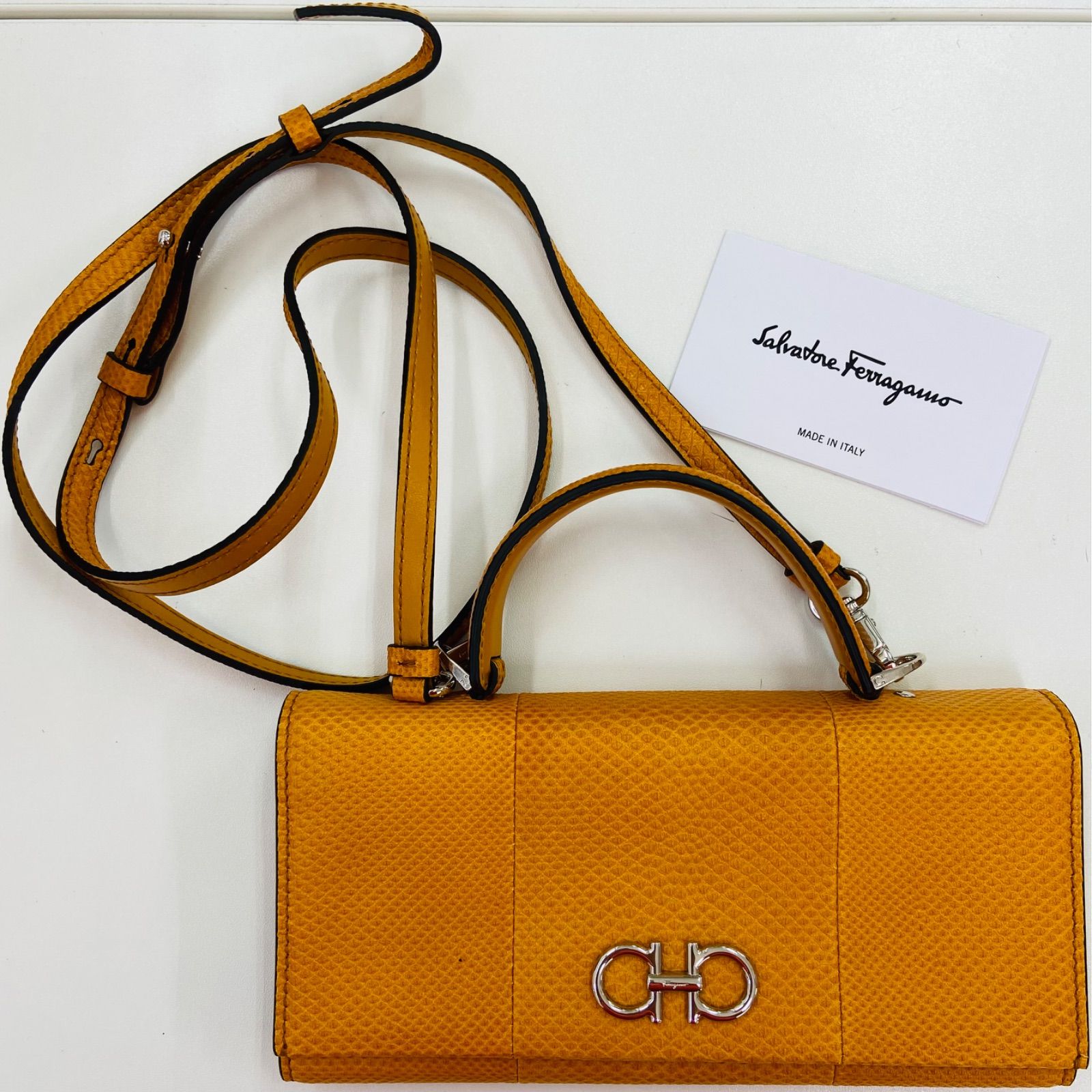 Salvatore Ferragamo サルヴァトーレ フェラガモ ガンチーニ ショルダー ウォレット バッグ