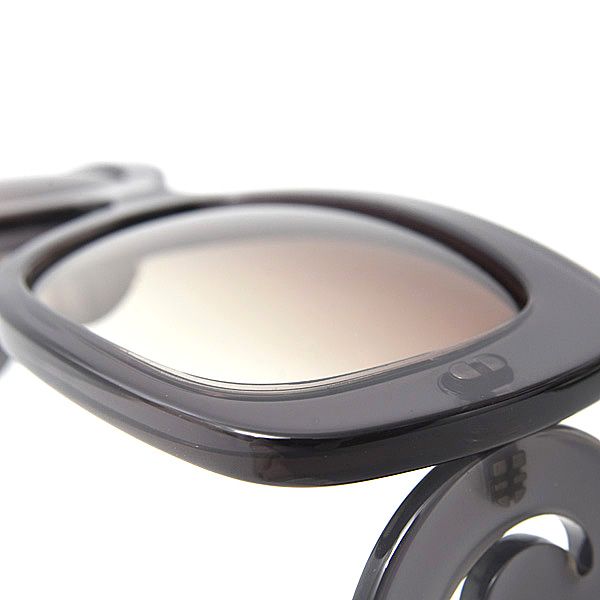 グレー×ブラック PRADA