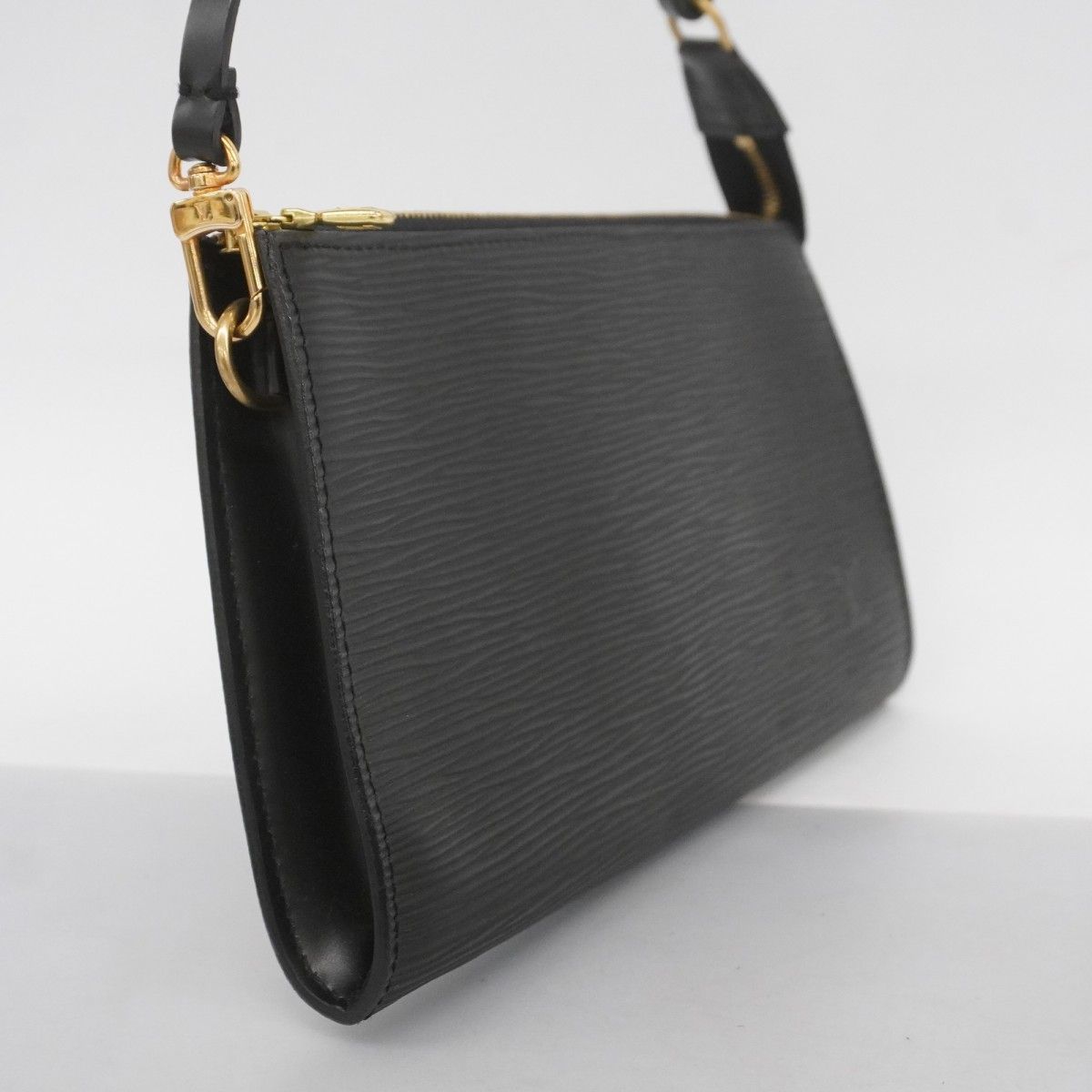 5ob1175 ルイヴィトン ポーチ エピ ポシェットアクセソワール M52942 ノワール レディース