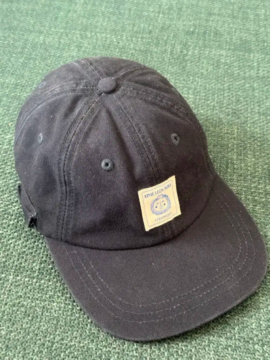 エメレオンドレ Artist ネイビー ベースボールキャップ