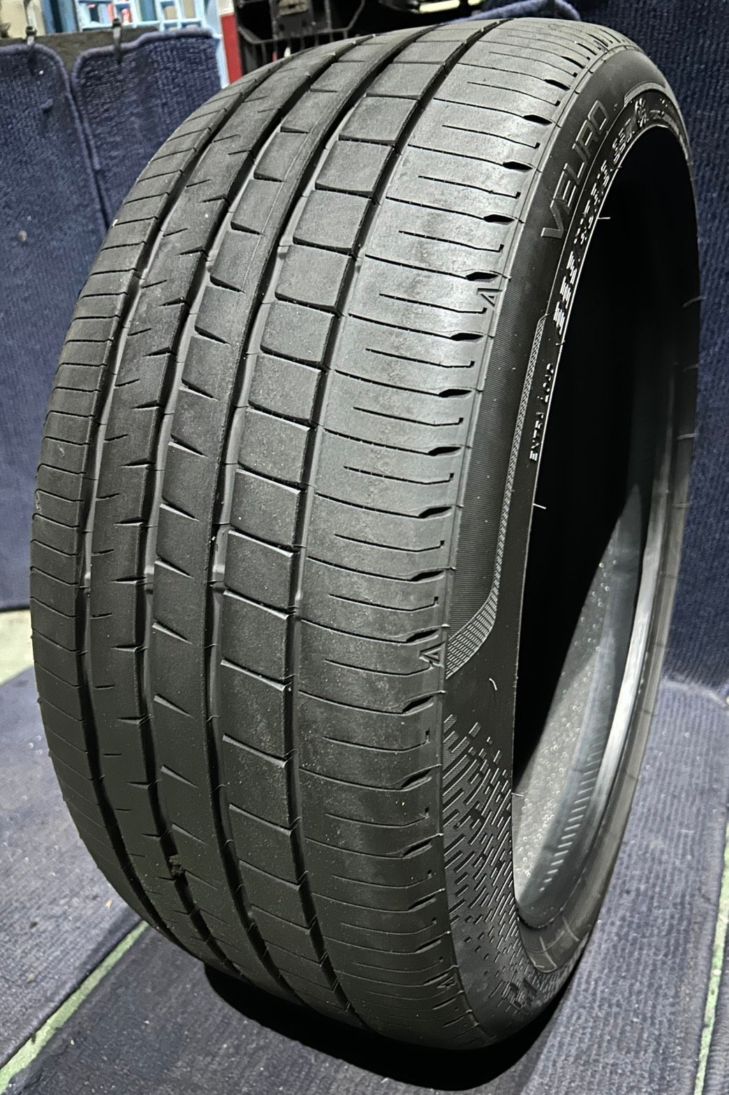 製造 溝9 5分山 DUNLOP VEURO VE 304 １本 225 40Ｒ19 ASP 3351
