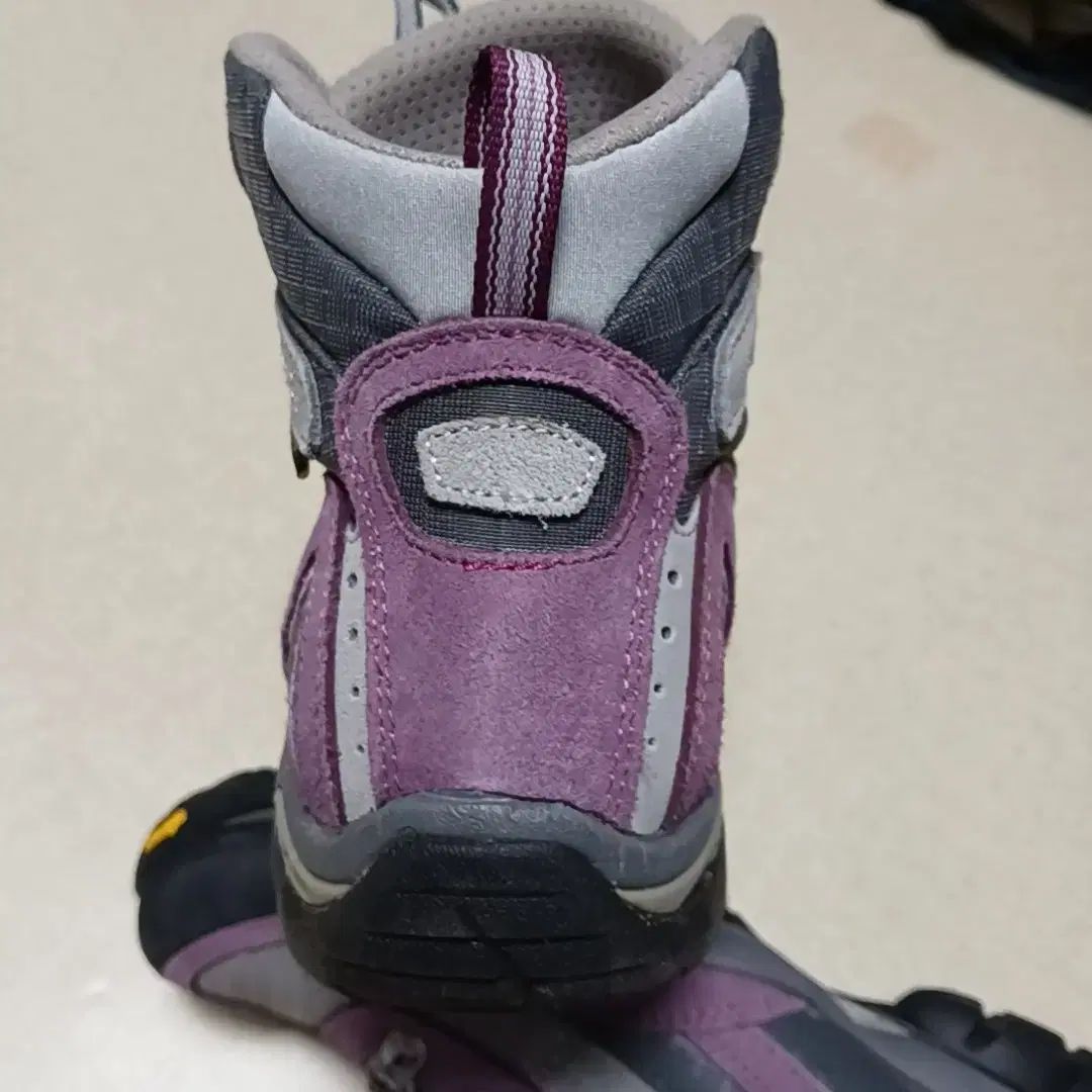 ゴアテックス 登山靴