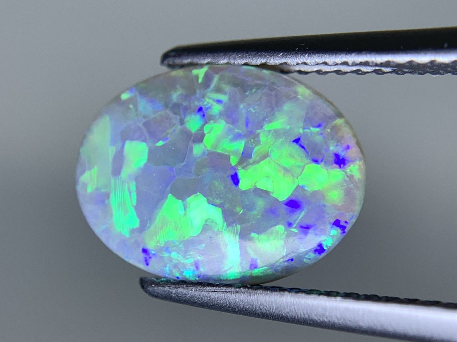  ブラックオパール 天然 2.082 ct 中央宝石ソーティング付き 12.8㎜×9.5㎜×2.7㎜ ルース 裸石 7064 Y ルース(裸石) 原石 ビーズ アクセサリー道具 材料