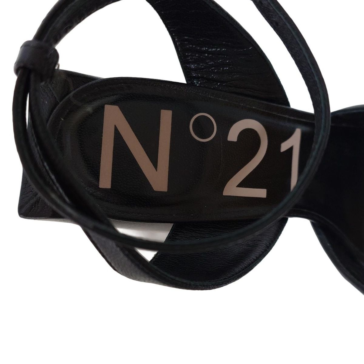  N゜21 ヌメロ ヴェントゥーノ サンダル 37 レディース - 黒 アウトソール張替済 レザー サンダル サンダル ミュール